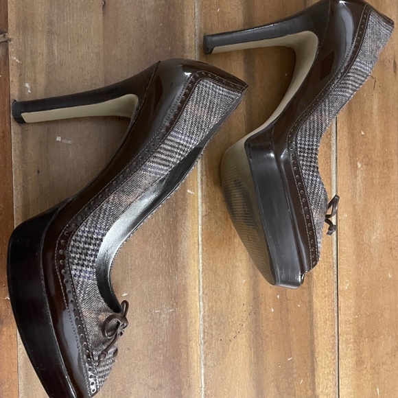 Marc Fisher 'Vica' Peep Hole Platform Pumps - Brown Patent Leather and Plaid - 7 - Picture 6 of 11